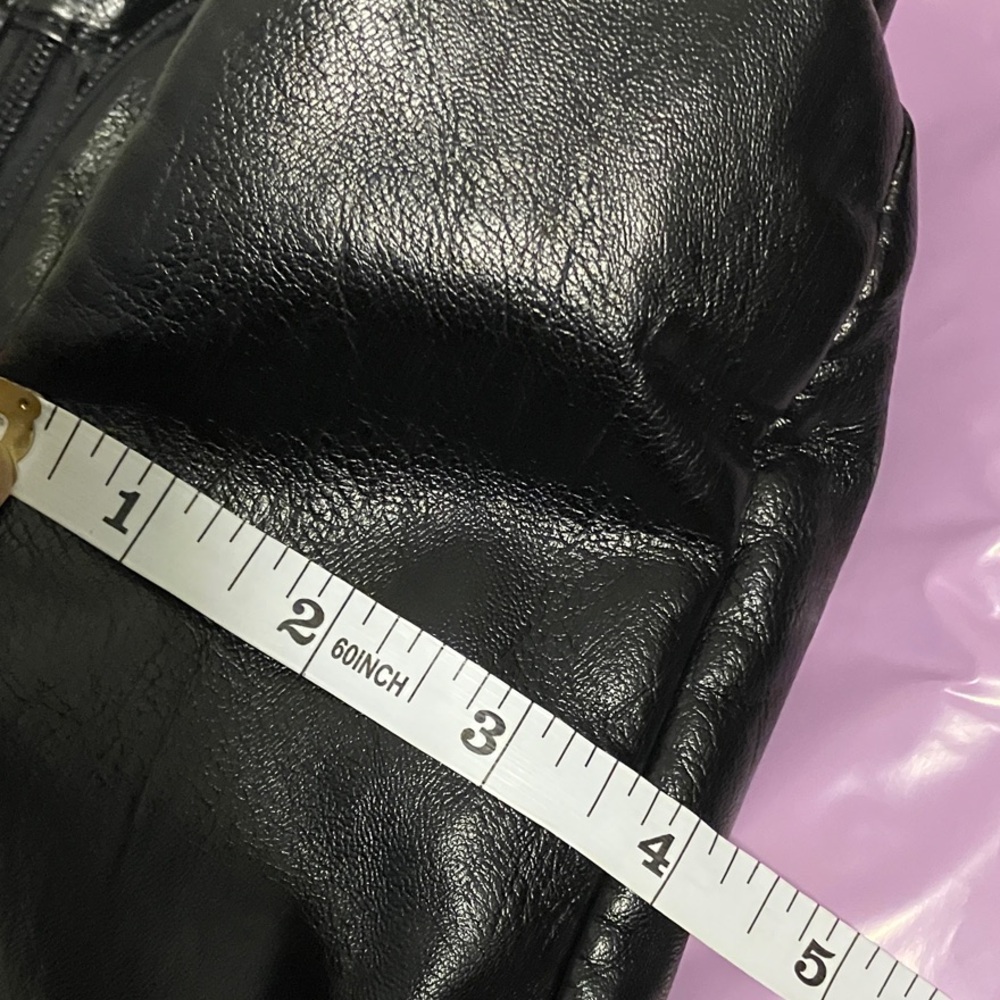 Elegant Black Crossbody Bag - Picture 11 of 12